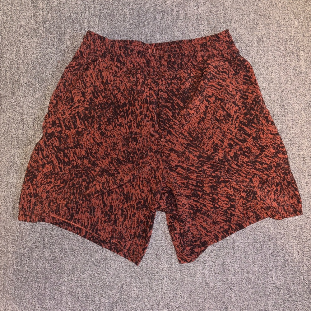 Men’s lululemon pace breaker short 7” liner less